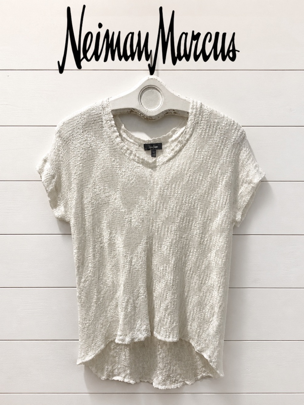 Neiman Marcus Cream Textured Knit Tee – Size XS